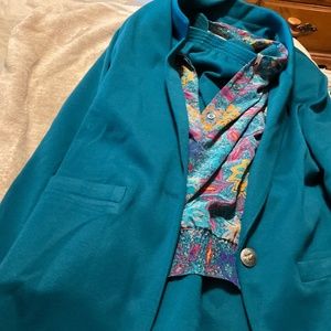 Ladies suit with ribbed bottom on shirt, jacket and pants